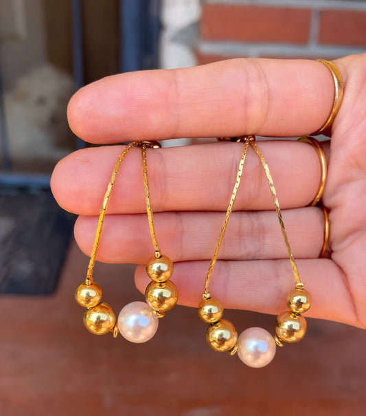 Gold and Pearl brooch and earrings set