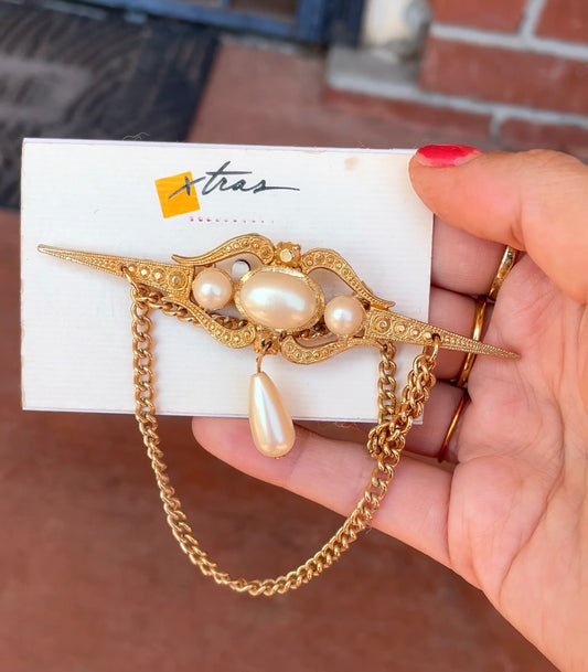 Gold and Pearl brooch and earrings set